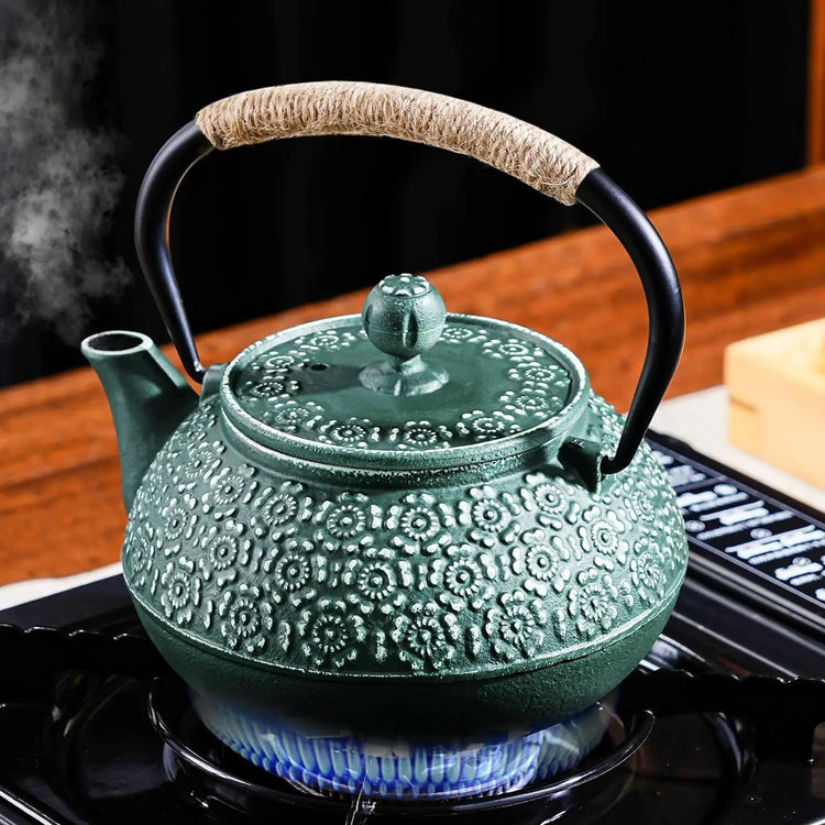 900ML Household Cast Iron Teapot Sakura Pattern Tea Kettle With Tea-Strainer Coffee Tea Water Pot Tea Set Kitchenware